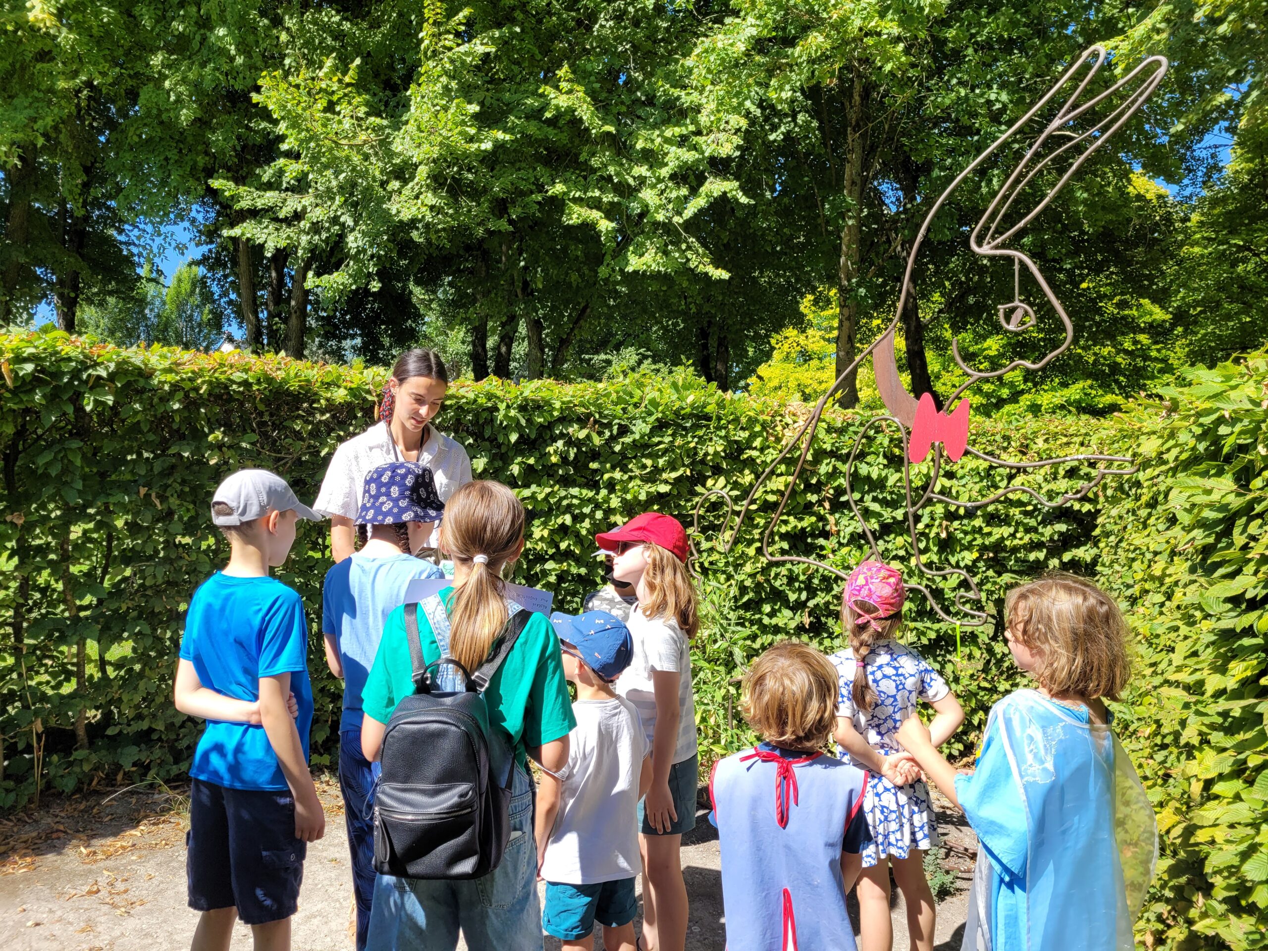 Visite-atelier Enchantement des plantes au Chateau du Rivau activité été 2023 en Val de Loire